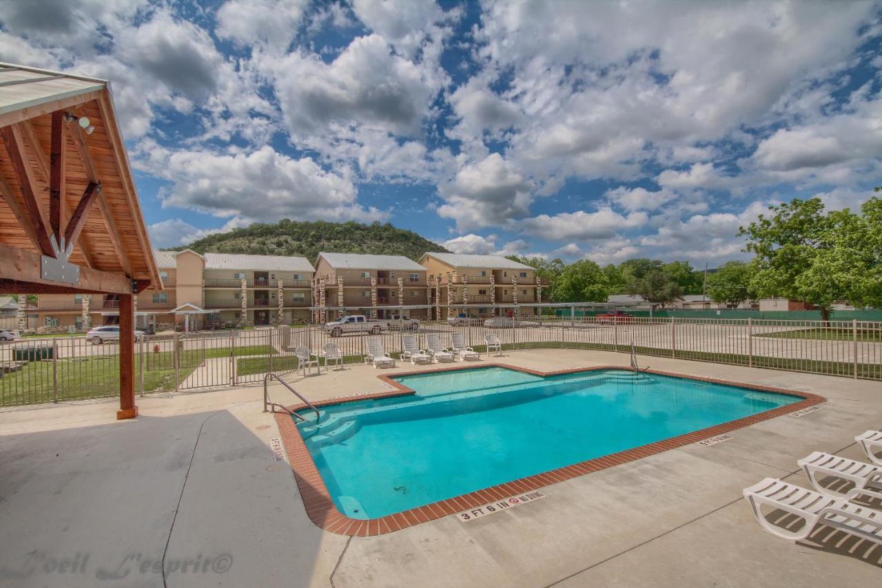 Rg 111 Guadalupe Fortress Of Awesome Canyon Lake Exterior photo